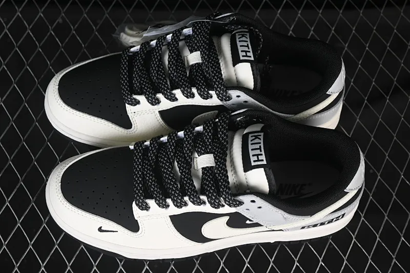 All categories Nk SB Dunk Series Nk SB Dunk Low High-end customized low-top sneakers Nike SB Dunk Low Kith joint beige black and gray three hooks Air Force One low-top casual sneakers QW5836-012